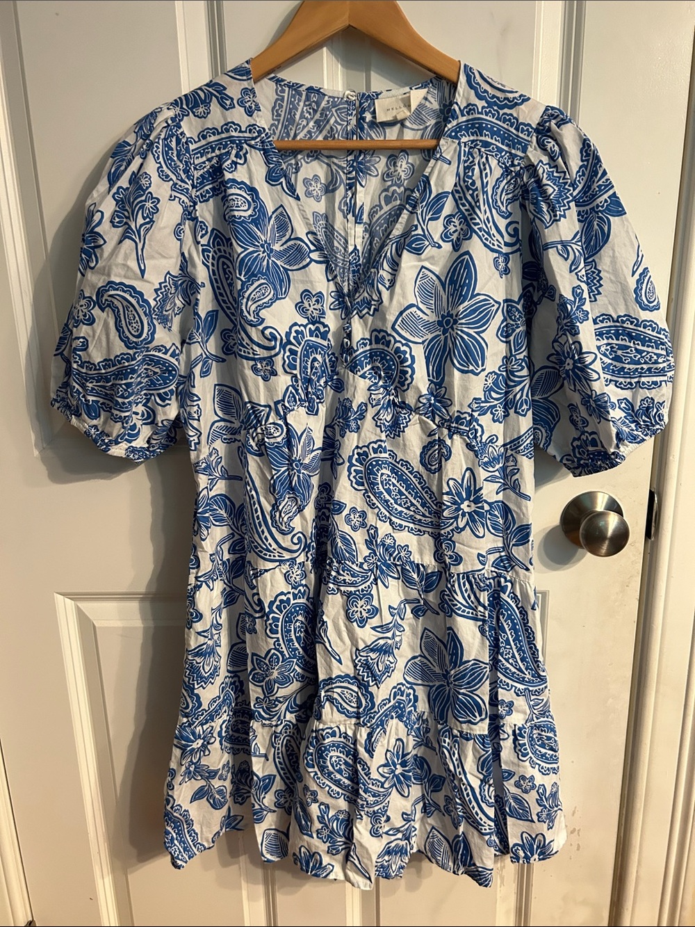 MELLODAY White Mini Dress with Blue Paisley Floral Print